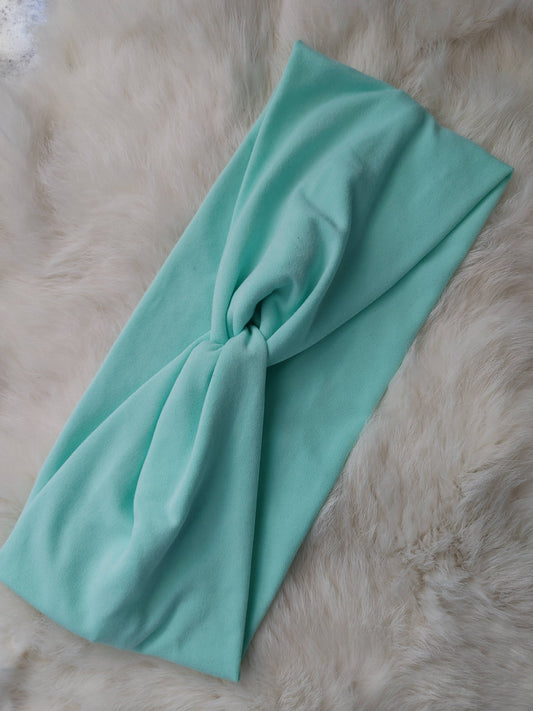 Mint Willow Knot