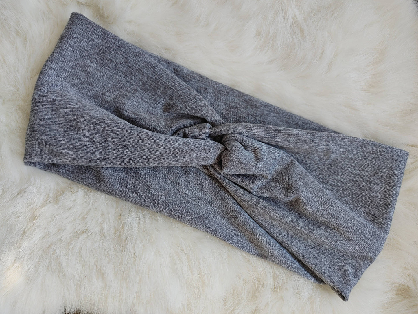 Heathered Gray Willow Knot