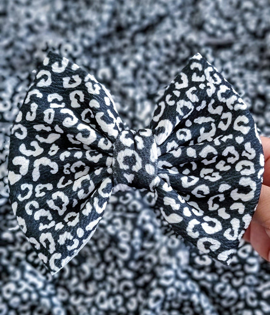 Bow - Black Leopard