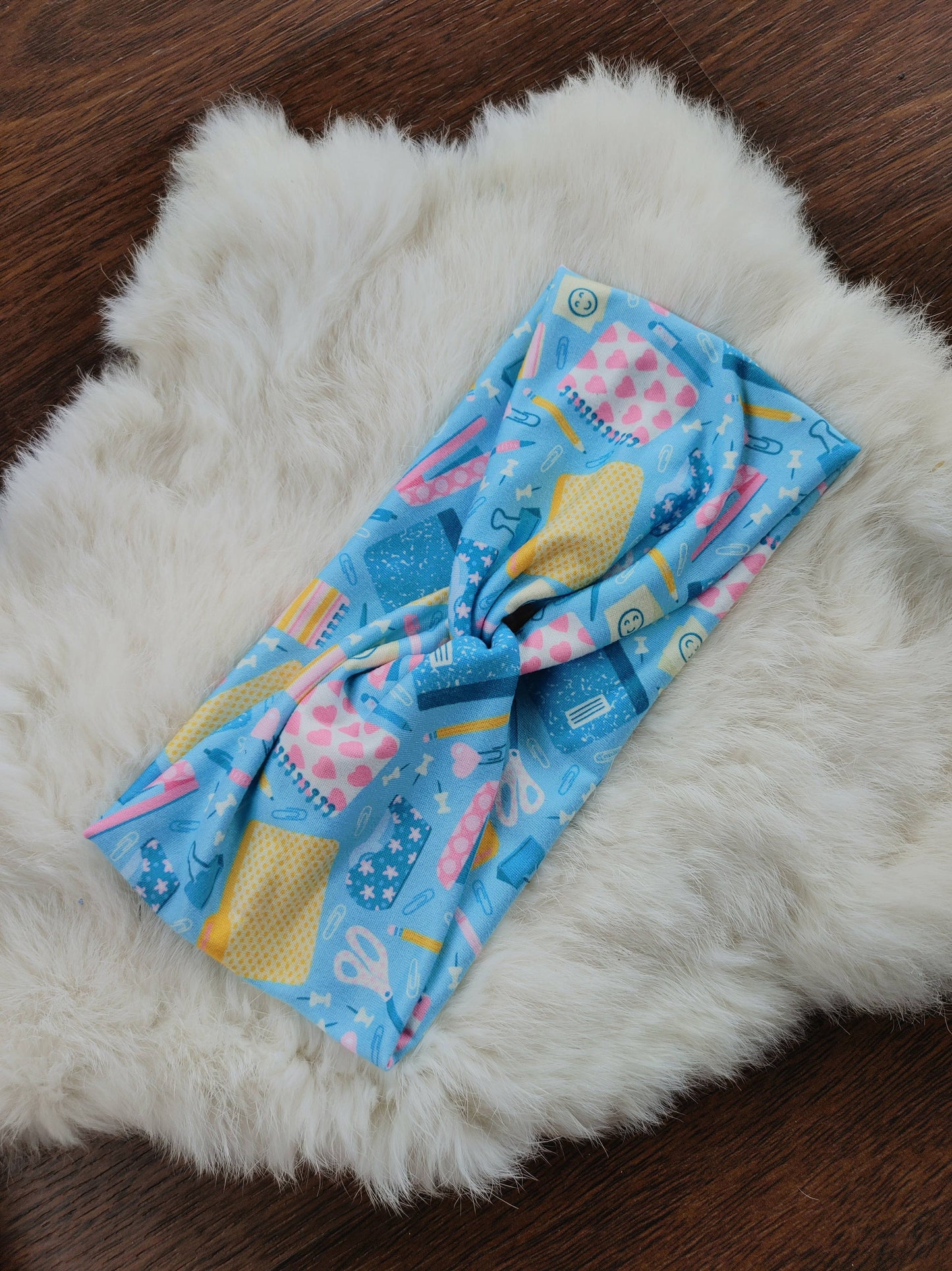 School Supply Lover Willow Knot