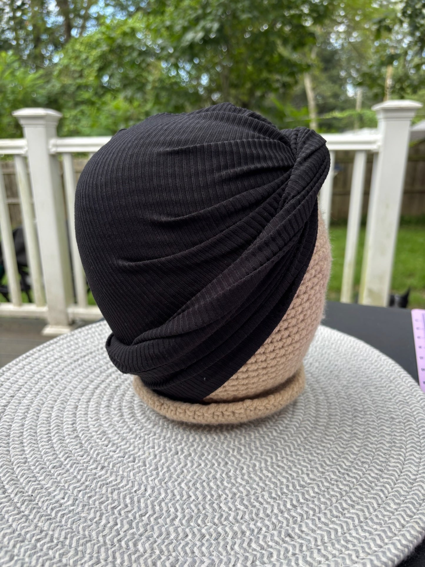 Black Ribbed Head Hug