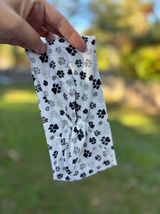 Gray And Black Paw Prints Willow Knot