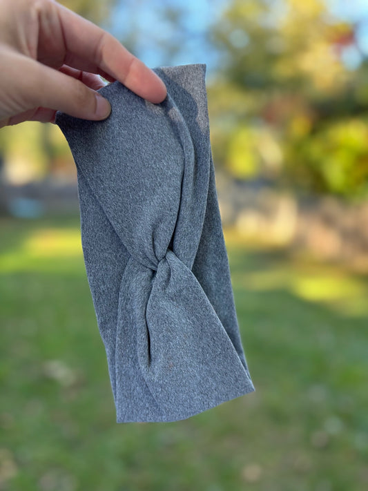 Heathered Gray Willow Knot