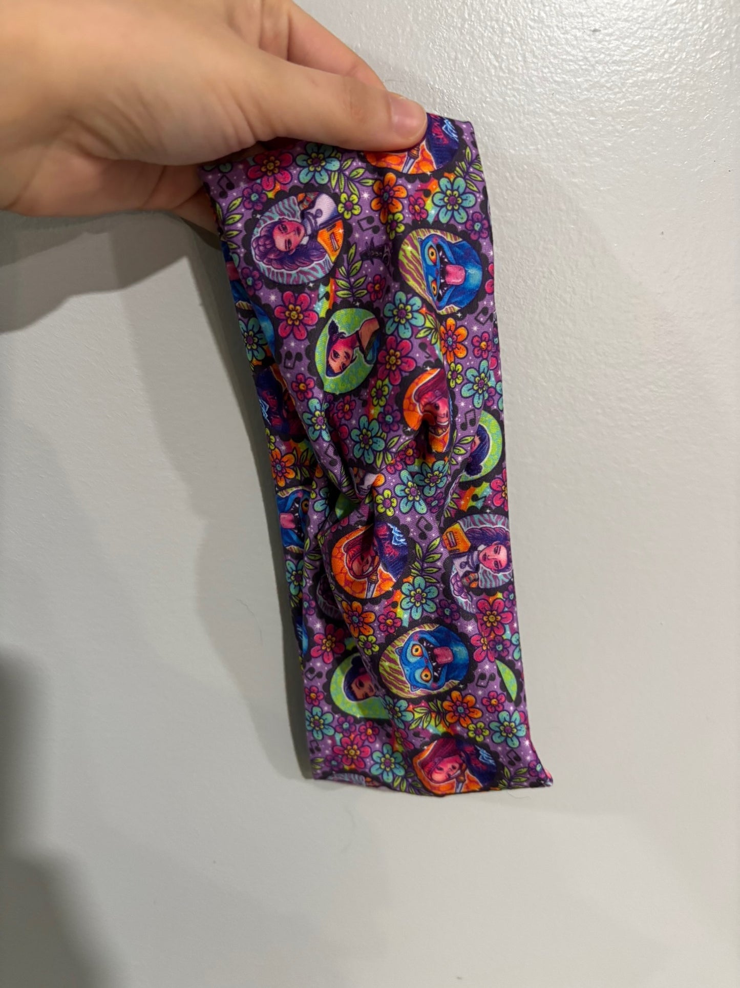 Electric Muse Willow Knot