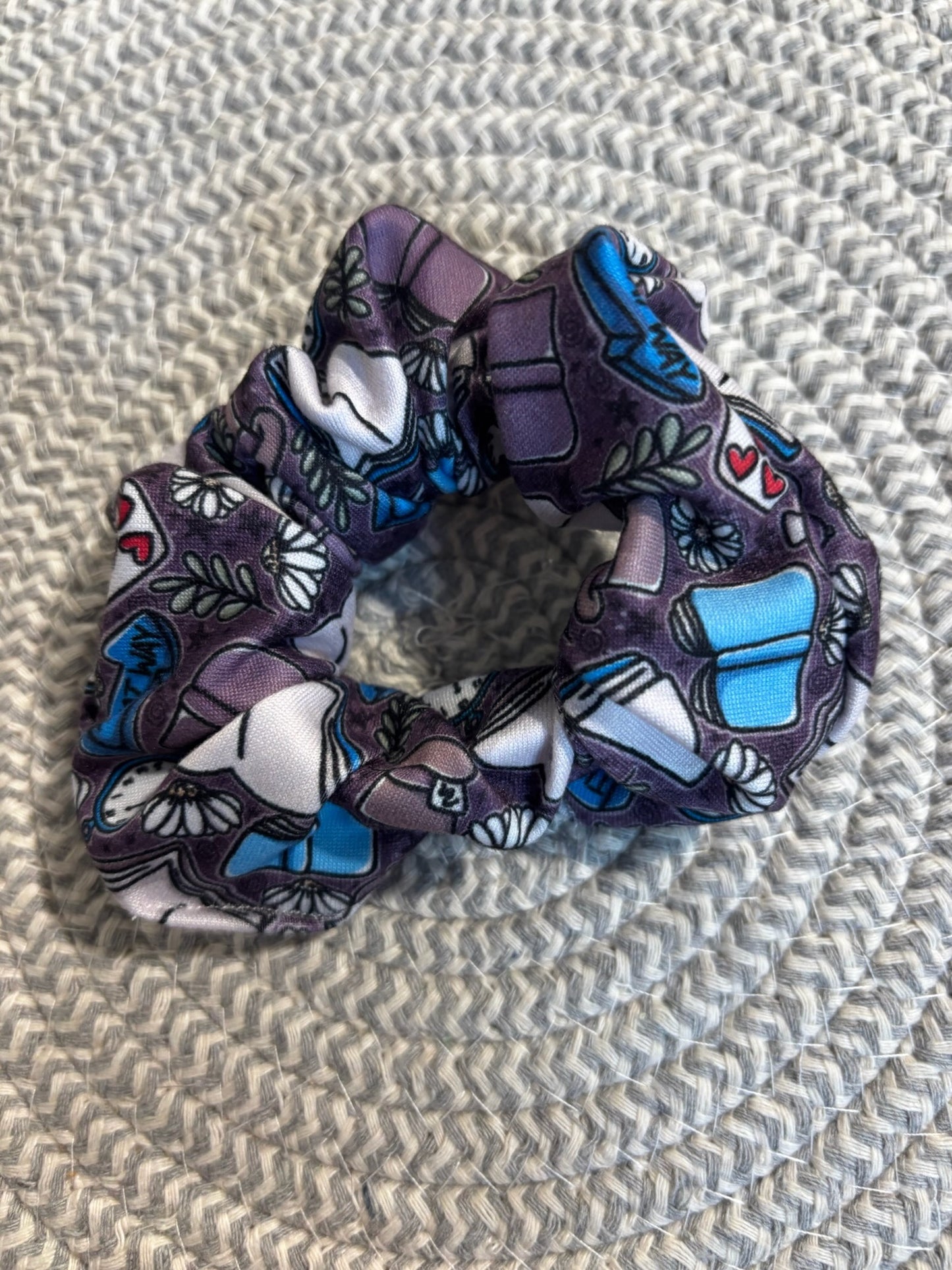 Wonderland & Books Scrunchie