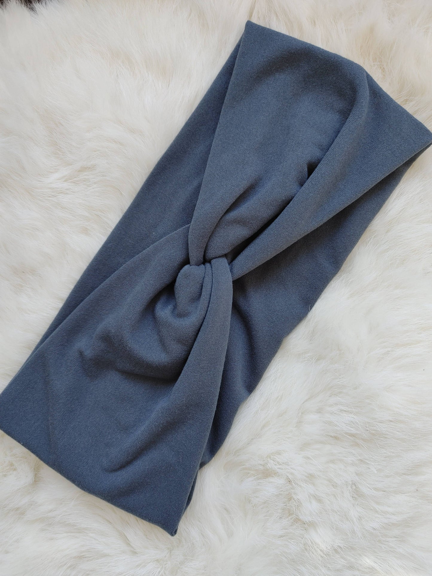 Charcoal Willow Knot