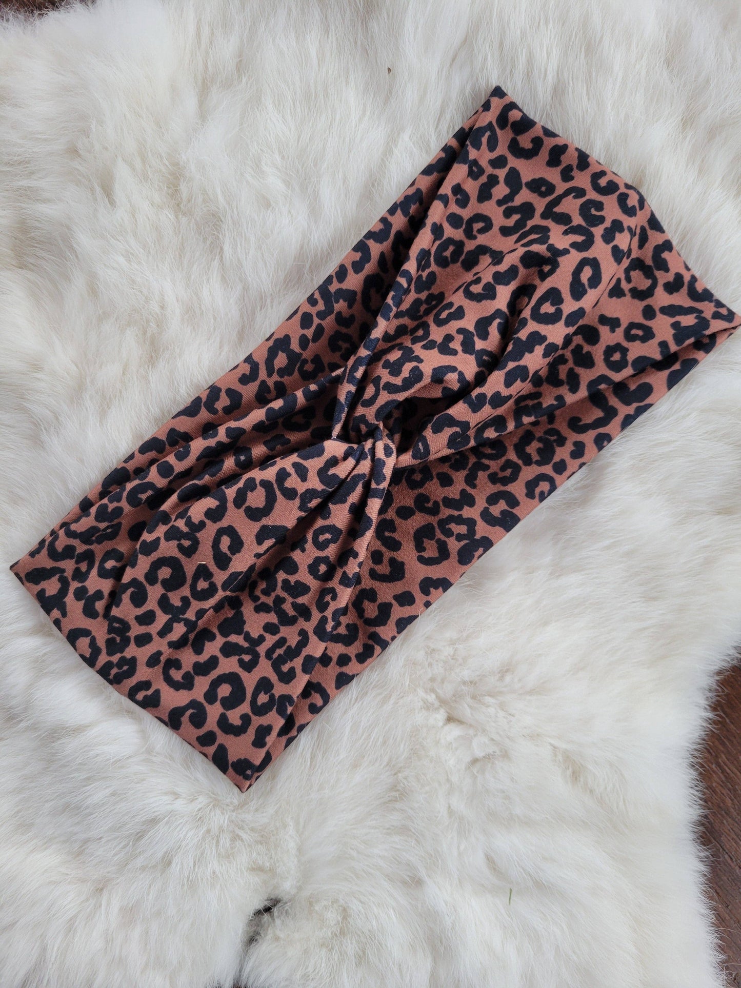 Leopard Willow Knot