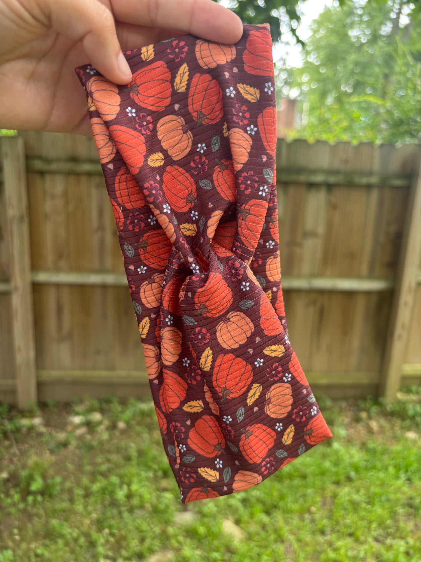 Fall Feels Ribbed Willow Knot