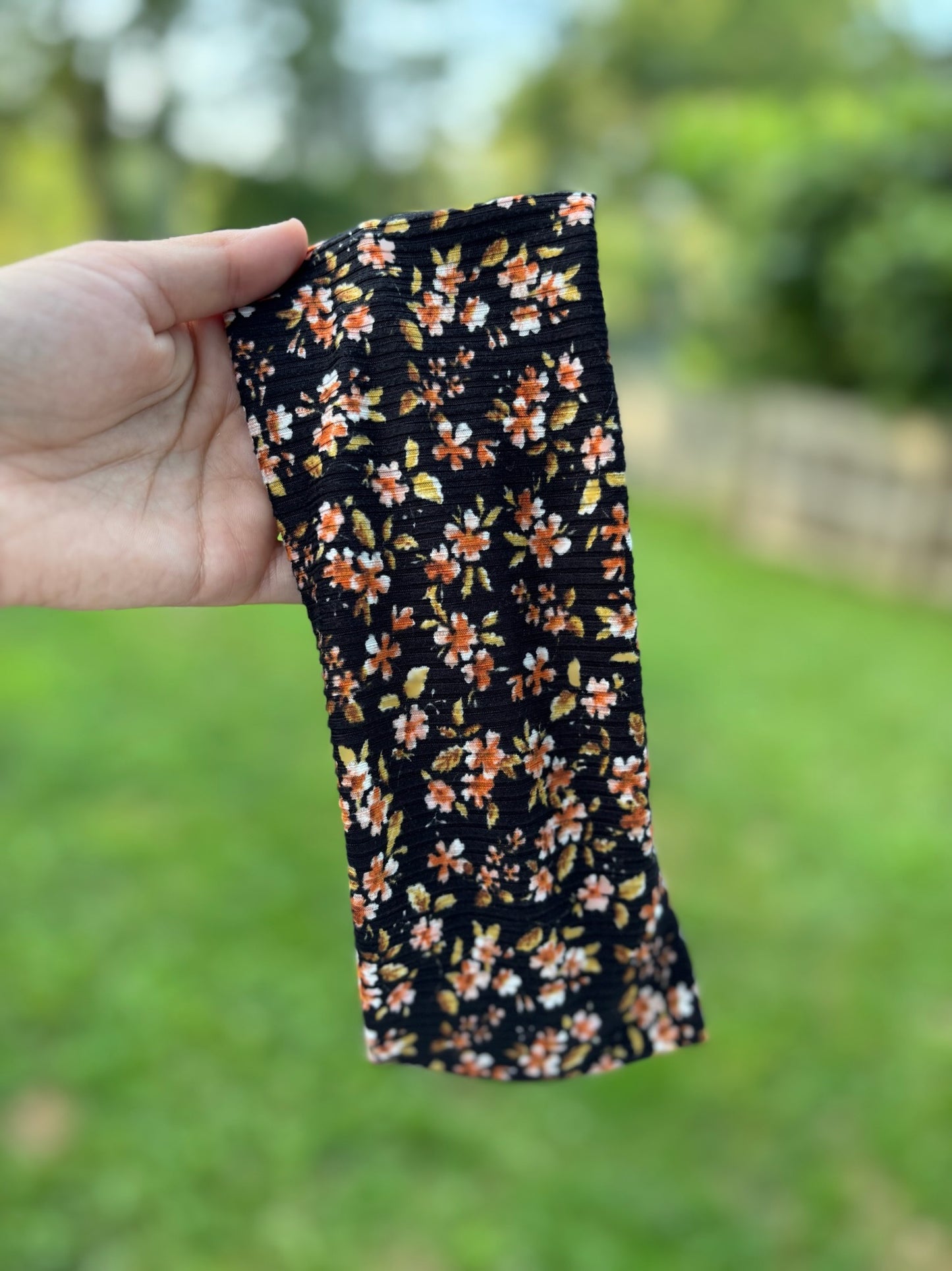 Orange & White Flowers Ribbed Willow Knot