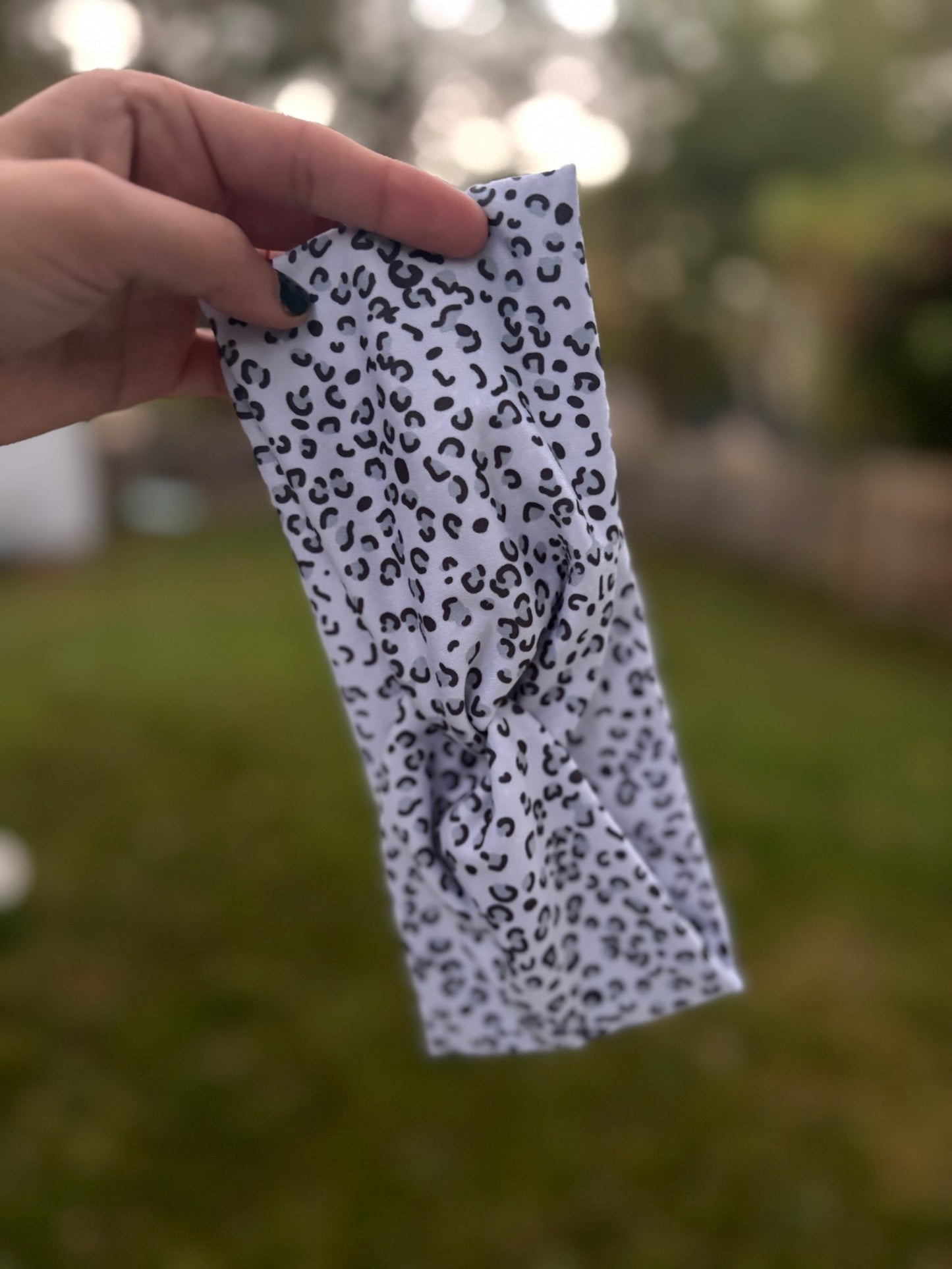 Snow Leopard Willow Knot