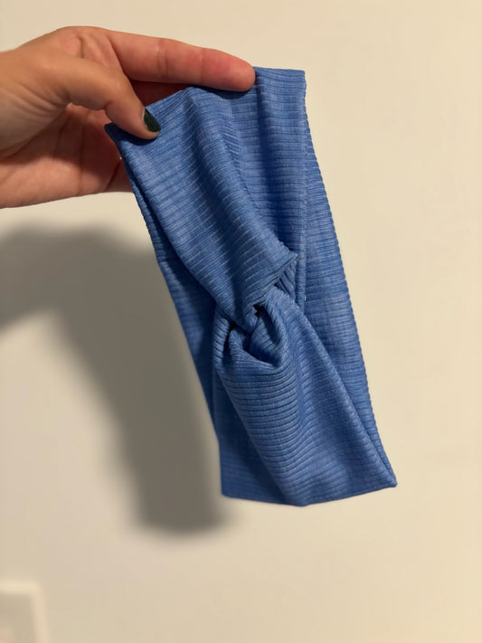 Blue Ribbed Willow Knot