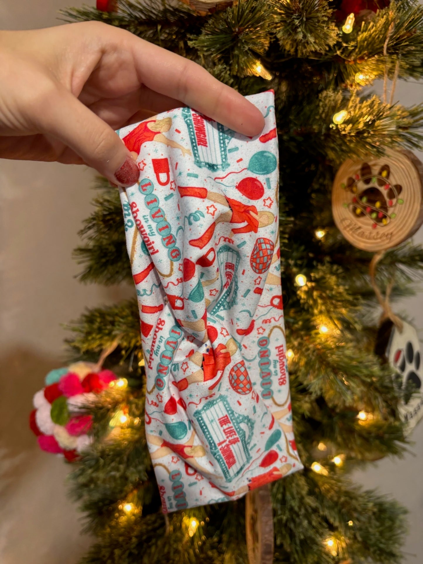 Showgirl Era Willow Knot