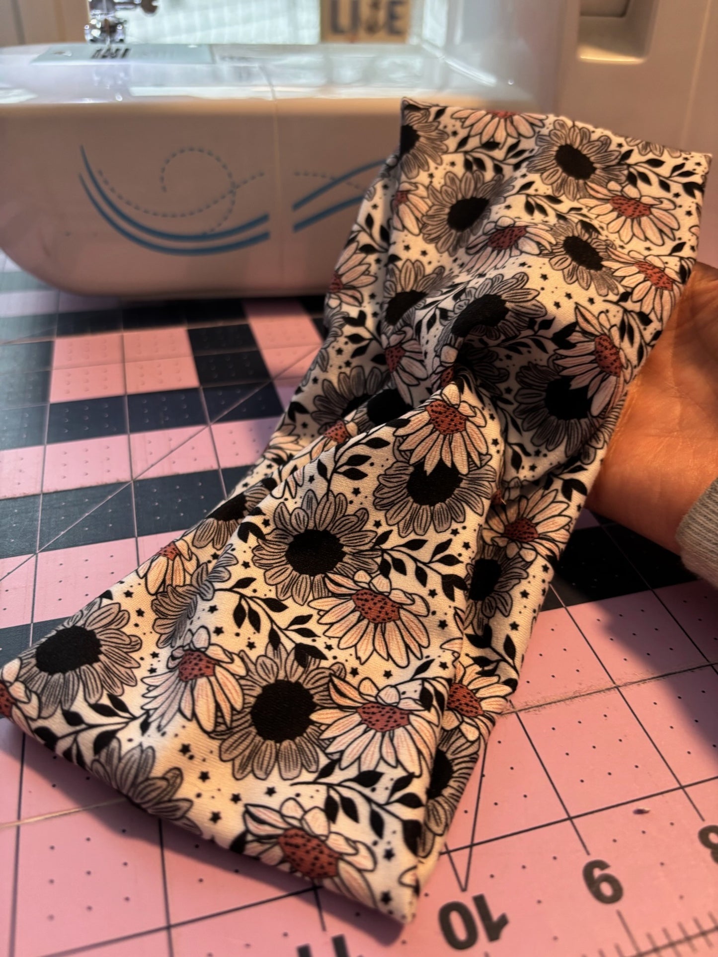 Sunflower Nights Willow Knot