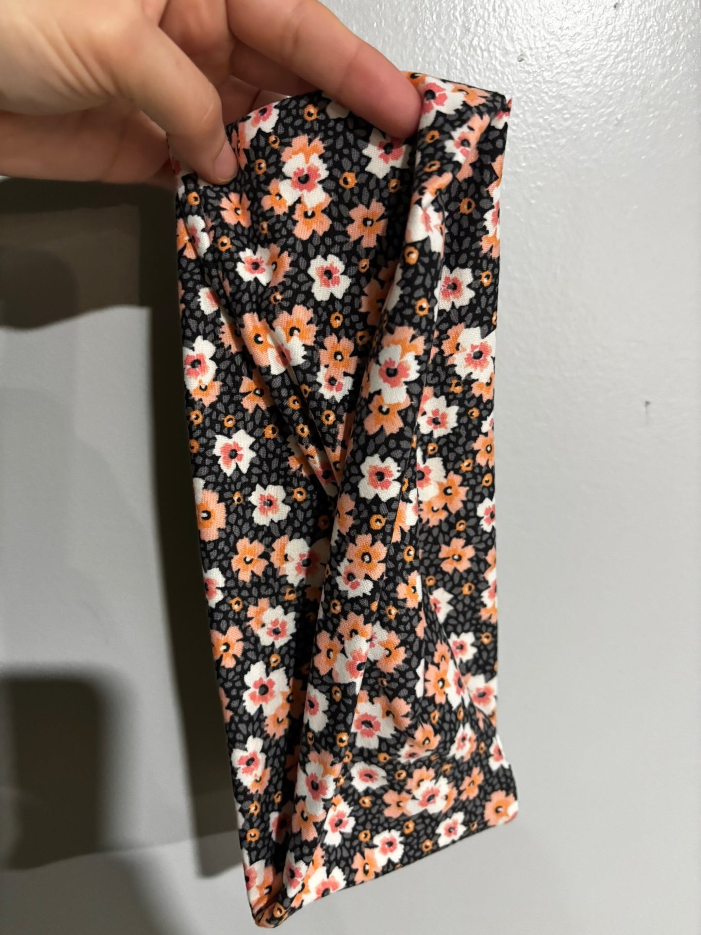 Daisy's on Black Twist Headband