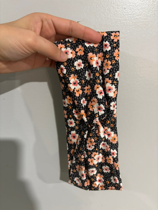 Daisy's on Black Willow Knot