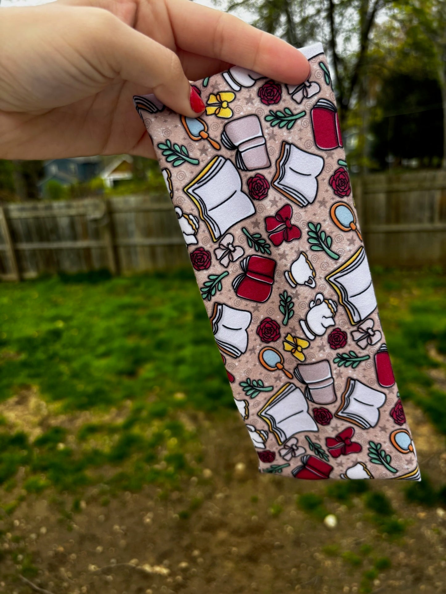 Enchanted Roses & Books Willow Knot
