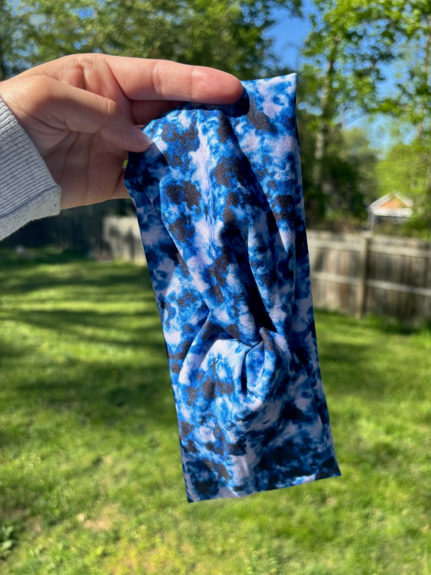 Blue Tie Dye Willow Knot