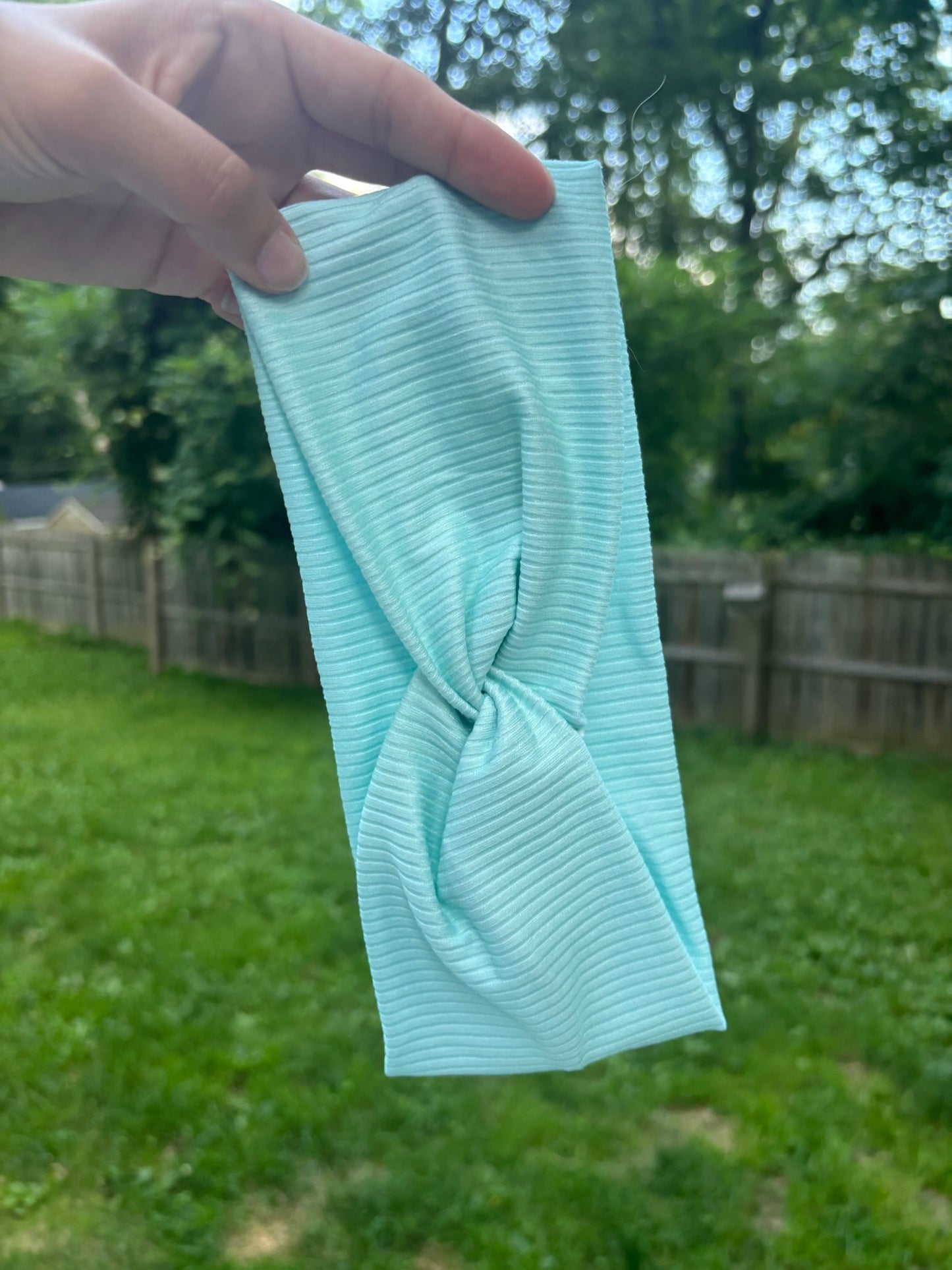 Aqua Ribbed Willow Knot