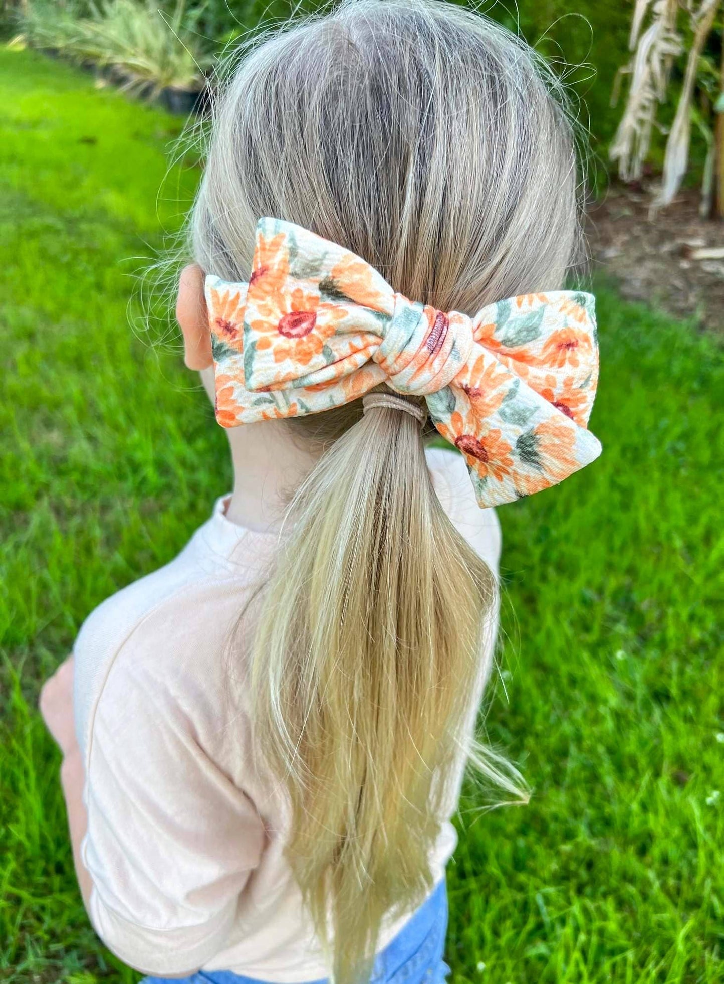 XL Chloe Bow-Watercolor Sunflower